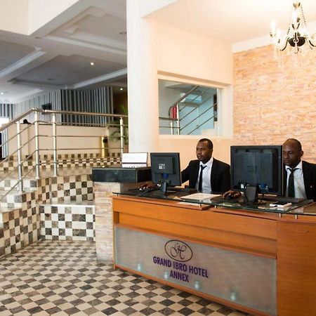 Room In Lodge - Grand Ibro Hotel Abuja Jabi Bagian luar foto