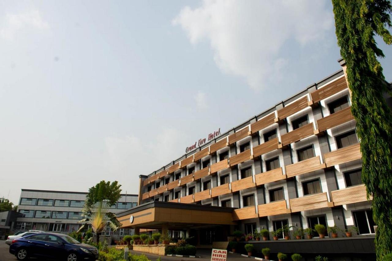 Room In Lodge - Grand Ibro Hotel Abuja Jabi Bagian luar foto