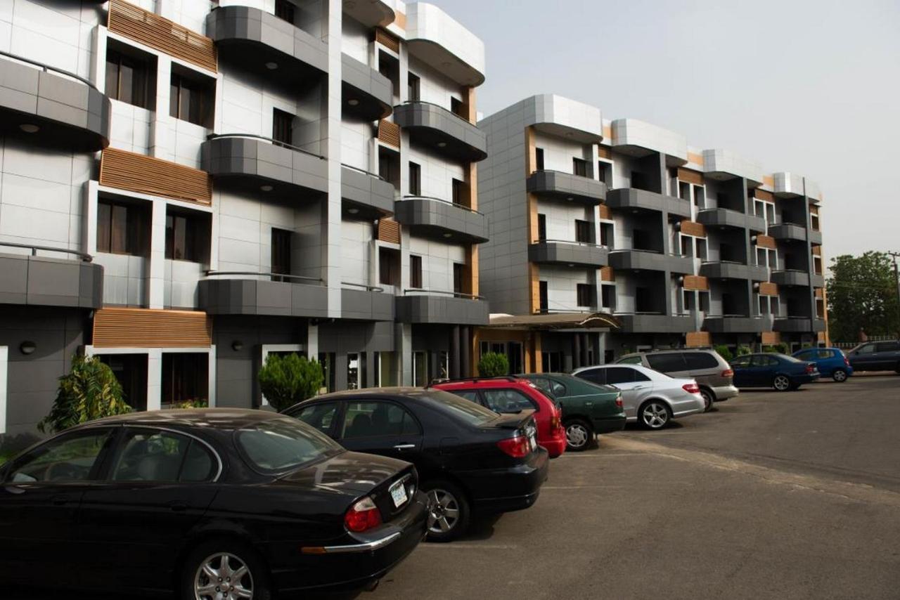 Room In Lodge - Grand Ibro Hotel Abuja Jabi Bagian luar foto