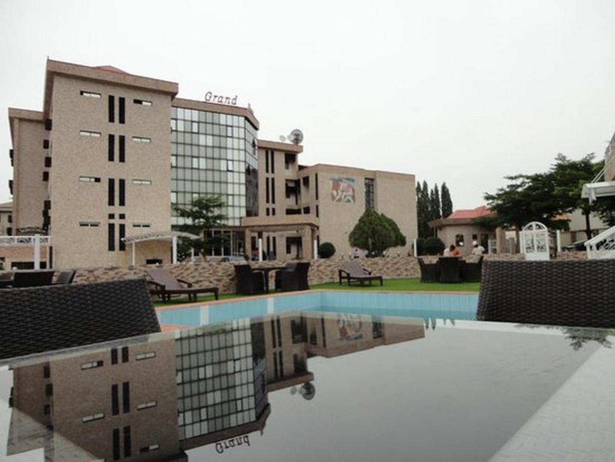 Room In Lodge - Grand Ibro Hotel Abuja Jabi Bagian luar foto